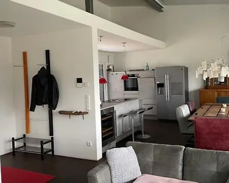 Hunsrueck, Naehe Mosel, Etwas Andere Haus