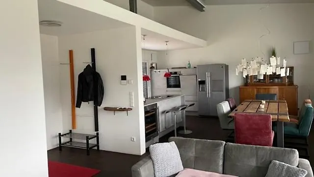 Hunsrueck, Naehe Mosel, Etwas Andere Haus